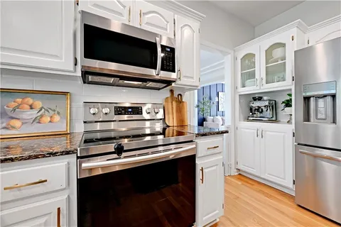 $730,000 | 2900 West 131st Street, Leawood, KS 66209