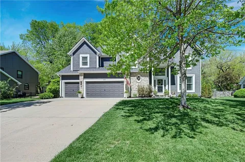 $730,000 | 2900 West 131st Street, Leawood, KS 66209