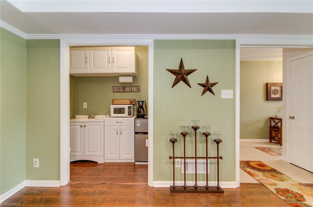 1167 Sweetbriar Road High Point, NC 27262 - Photo 5 of 27 Gallery Image 5