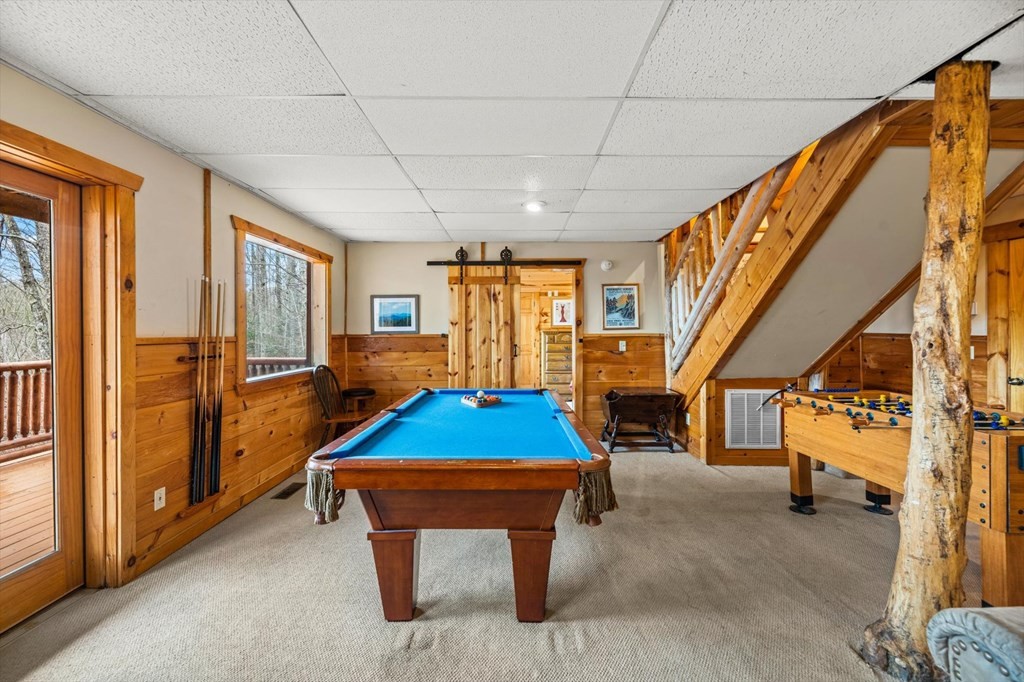 4130 Evans Chapel Road Sevierville, TN 37876 - Photo 20 of 33 a room with musical instruments