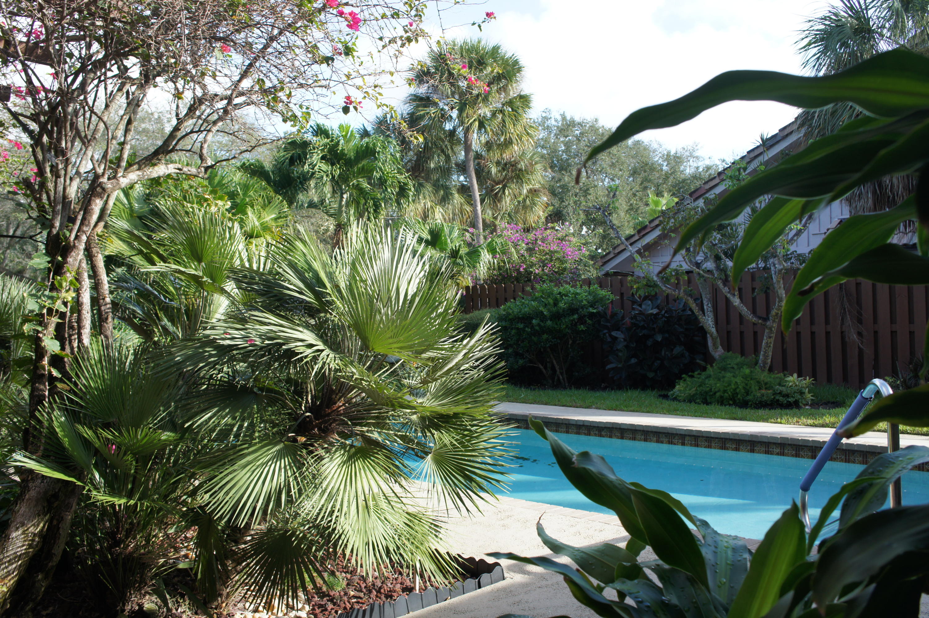 860 Southwest 20th Street Boca Raton, FL 33486 - Photo 2 of 44 Front Courtyard