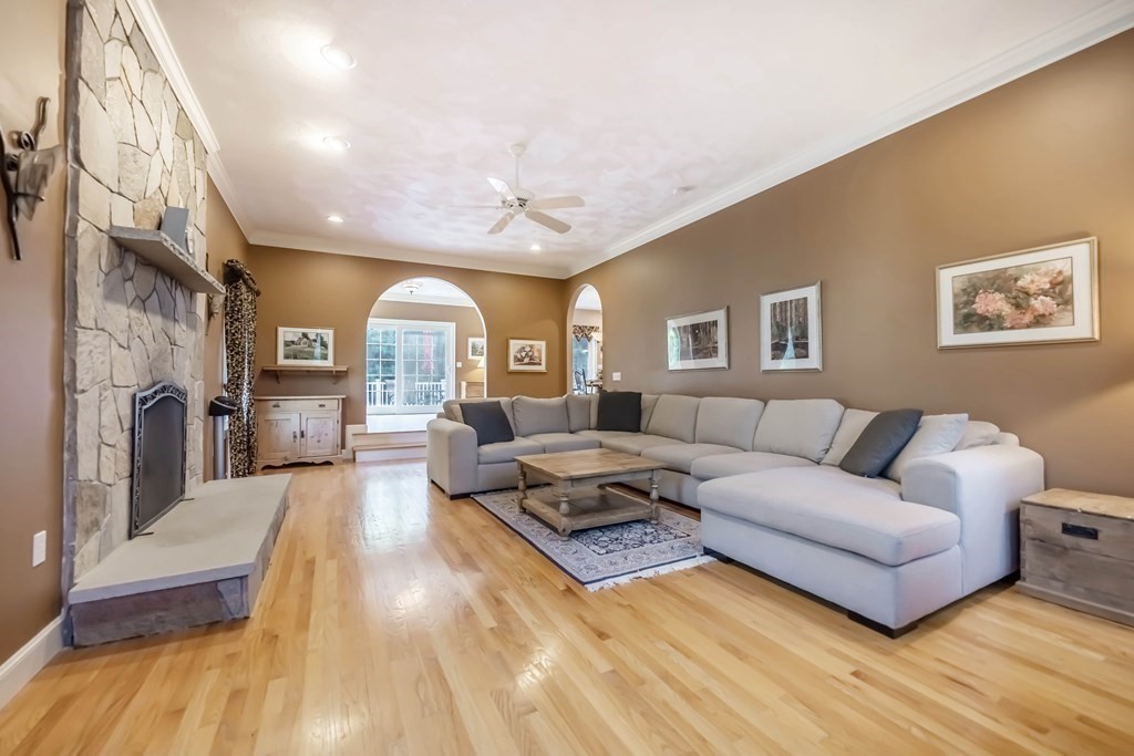 17 Chongris Circle Andover, MA 01810 - Photo 11 of 42