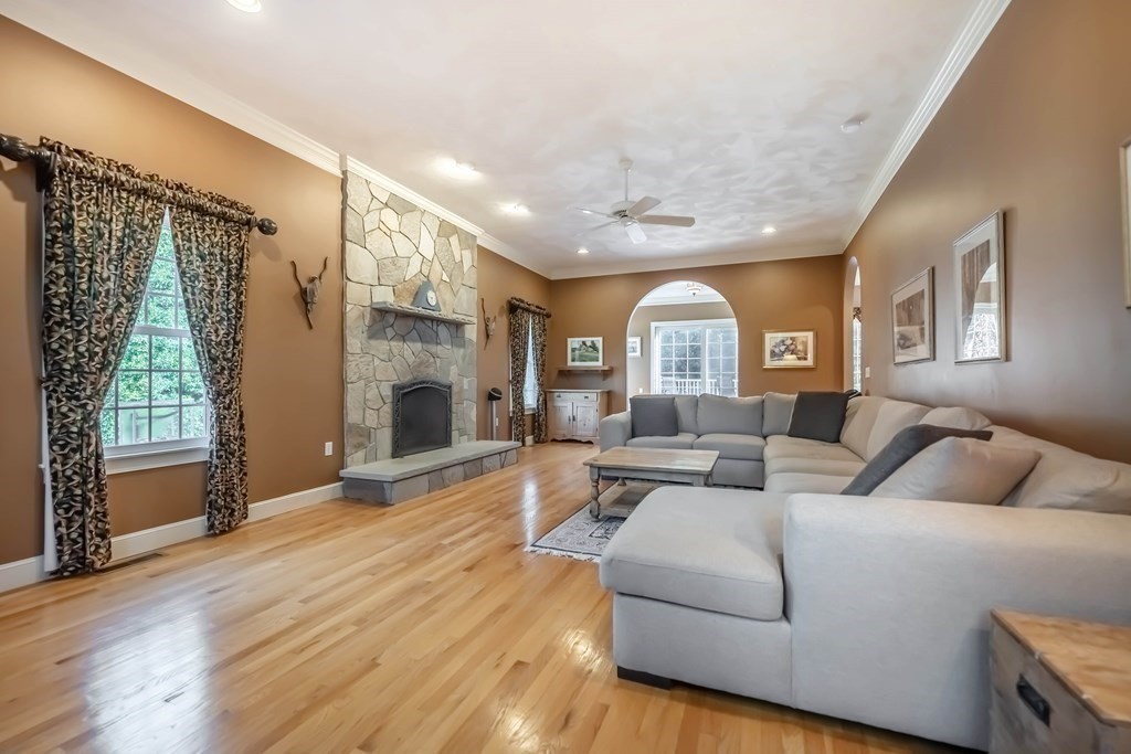 17 Chongris Circle Andover, MA 01810 - Photo 12 of 42