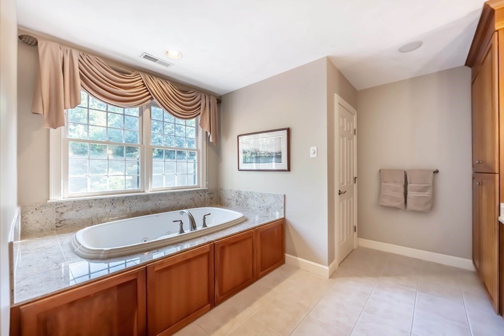 17 Chongris Circle Andover, MA 01810 - Photo 23 of 42