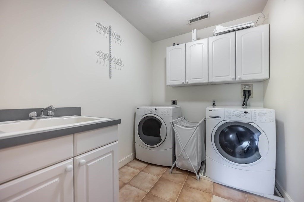 17 Chongris Circle Andover, MA 01810 - Photo 31 of 42