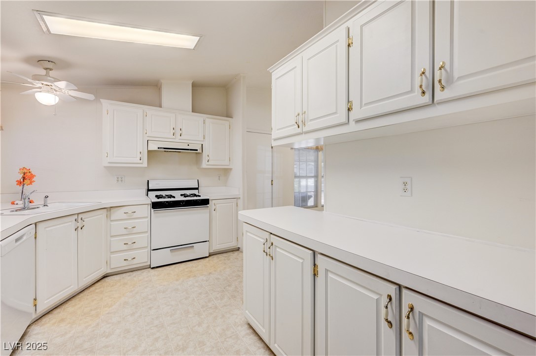 2011 Darla Street Henderson, NV 89002 - Photo 18 of 44