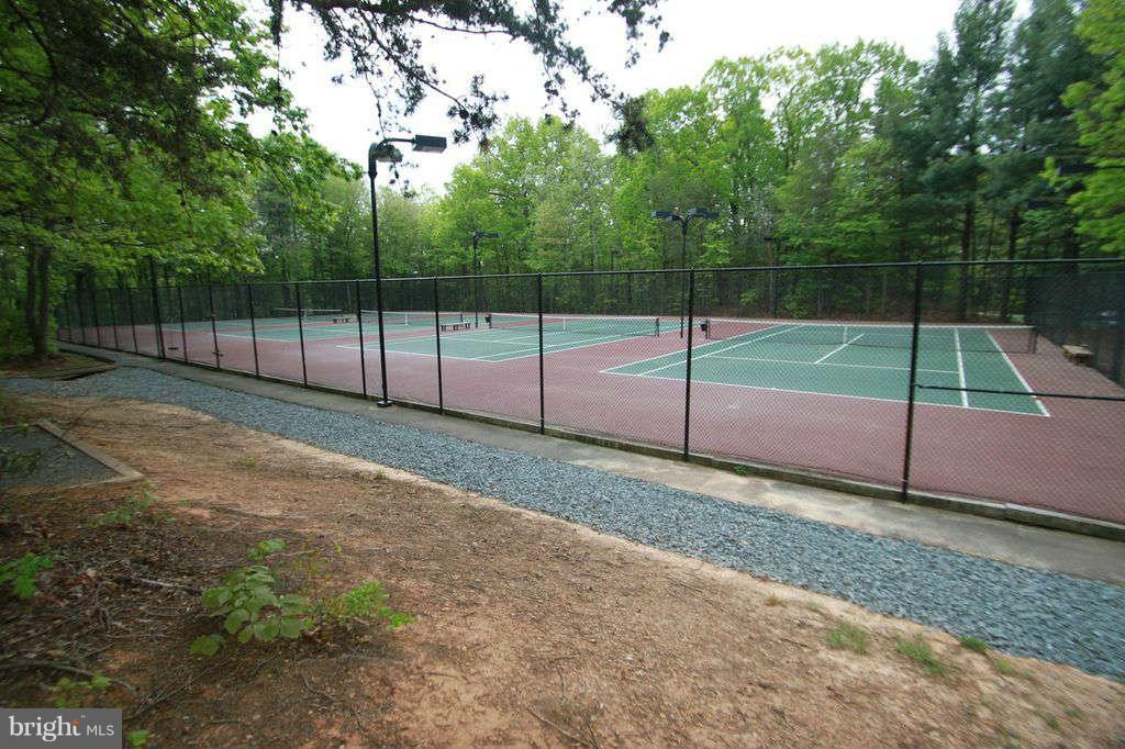 5807 Cove Landing Road, Unit 204 Burke, VA 22015 - Photo 15 of 17 a view of a park