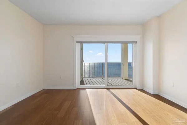 $1,950 | 615 Bayshore Drive, Unit 806, Pensacola, FL 32507