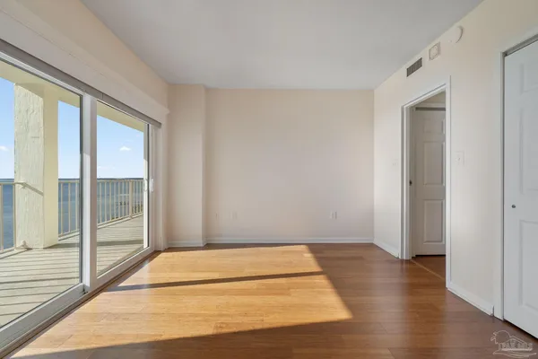 $1,950 | 615 Bayshore Drive, Unit 806, Pensacola, FL 32507