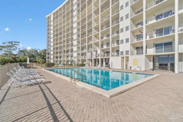 $1,950 | 615 Bayshore Drive, Unit 806, Pensacola, FL 32507