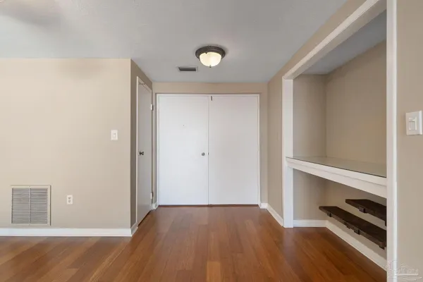 $1,950 | 615 Bayshore Drive, Unit 806, Pensacola, FL 32507