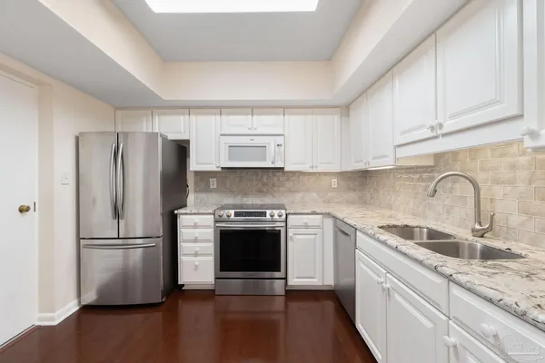 $1,950 | 615 Bayshore Drive, Unit 806, Pensacola, FL 32507