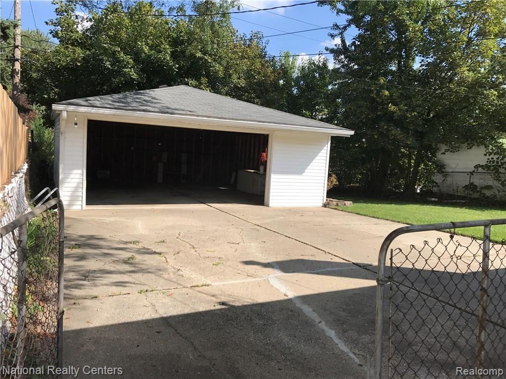 522 Henry Ruff Road Garden City, MI 48135 - Photo 29 of 30 IMG_8299.JPG