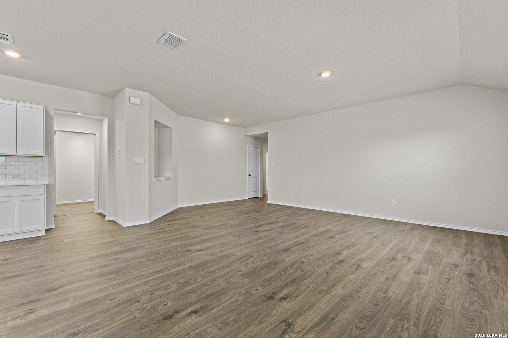 162 Double L Drive Comfort, TX 78013 - Photo 9 of 26