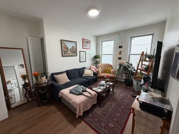 $3,600 | 25 Linden Street, Unit 2, Somerville, MA 02143
