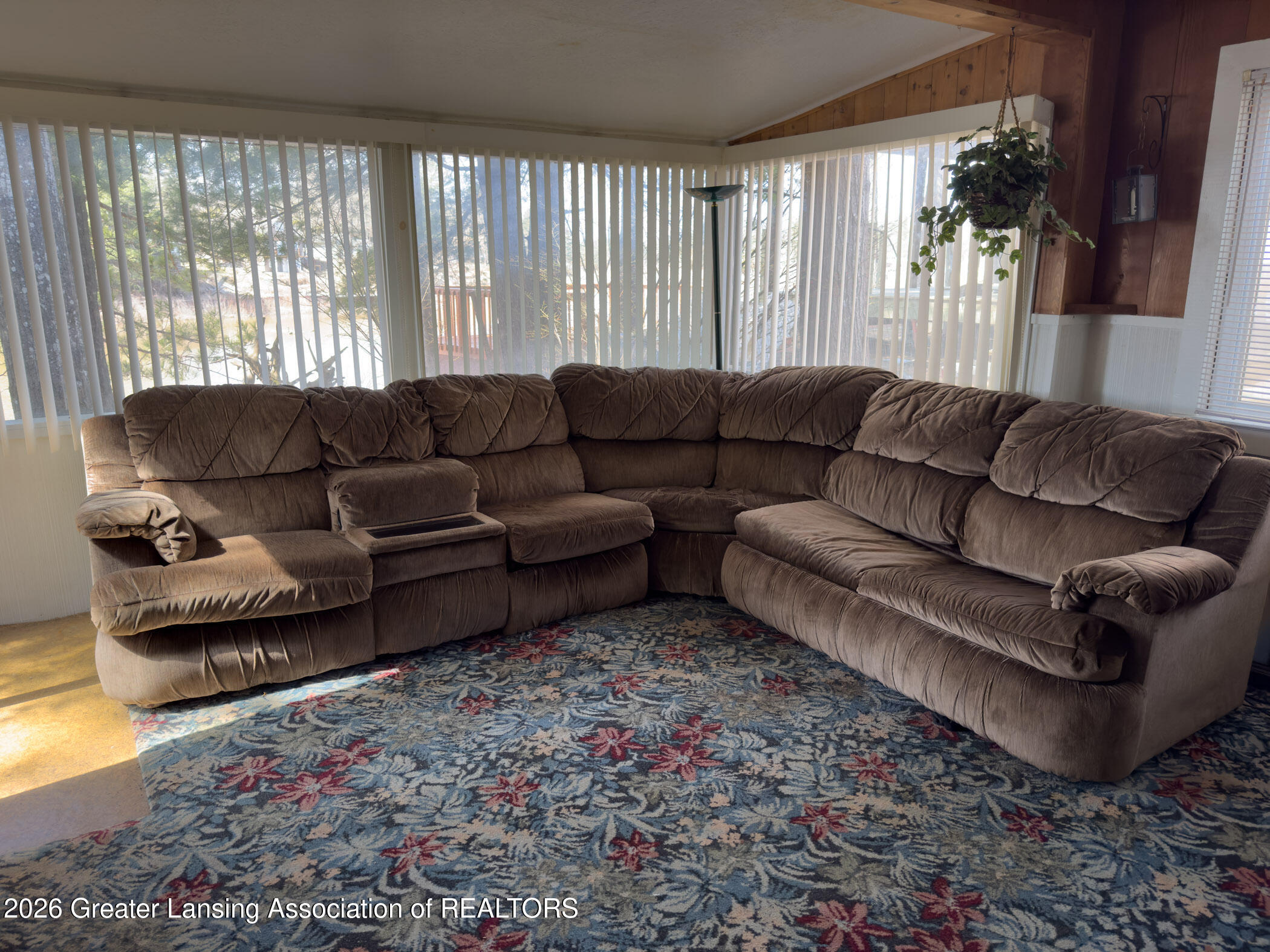 137 Dennis Road Gladwin, MI 48624 - Photo 6 of 19 IMG_1324
