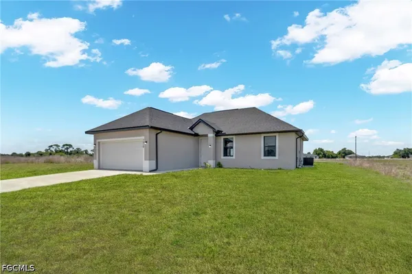 $299,000 | 7010 West Rich Court, LaBelle, FL 33935