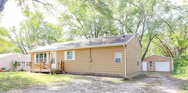 $153,900 | 50 Circle Drive, Windsor, MO 65360