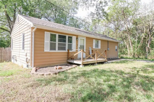 $153,900 | 50 Circle Drive, Windsor, MO 65360