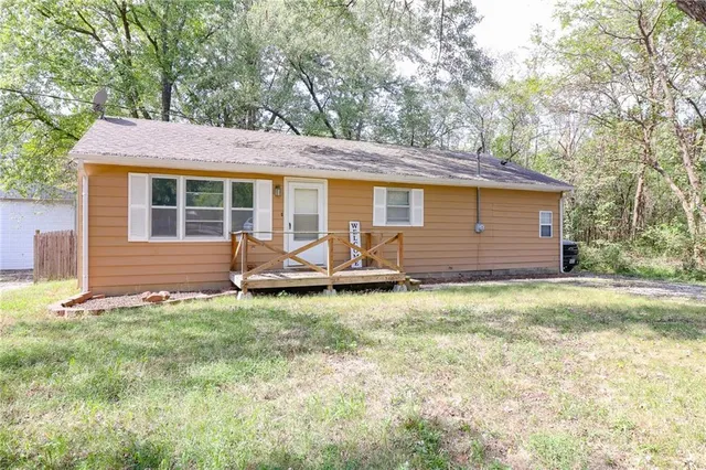 $153,900 | 50 Circle Drive, Windsor, MO 65360