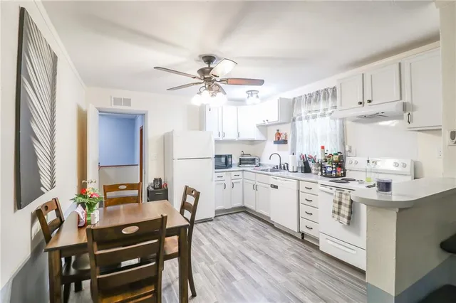 $153,900 | 50 Circle Drive, Windsor, MO 65360