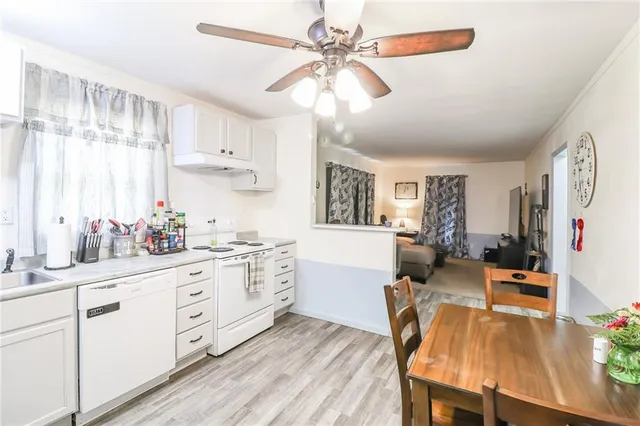 $153,900 | 50 Circle Drive, Windsor, MO 65360