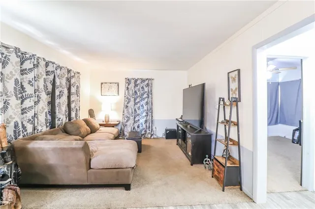 $153,900 | 50 Circle Drive, Windsor, MO 65360