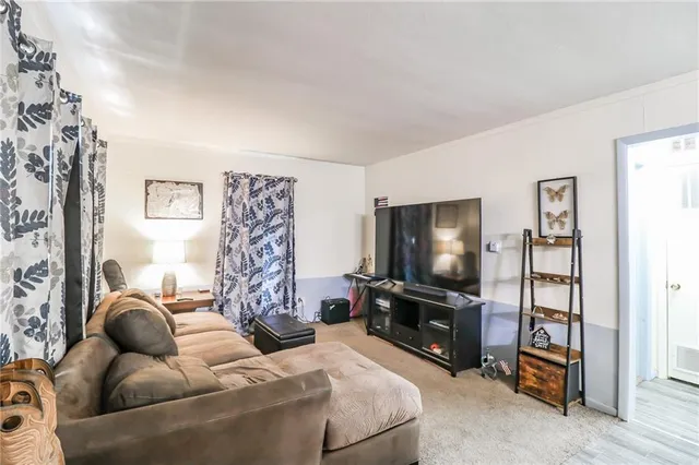 $153,900 | 50 Circle Drive, Windsor, MO 65360