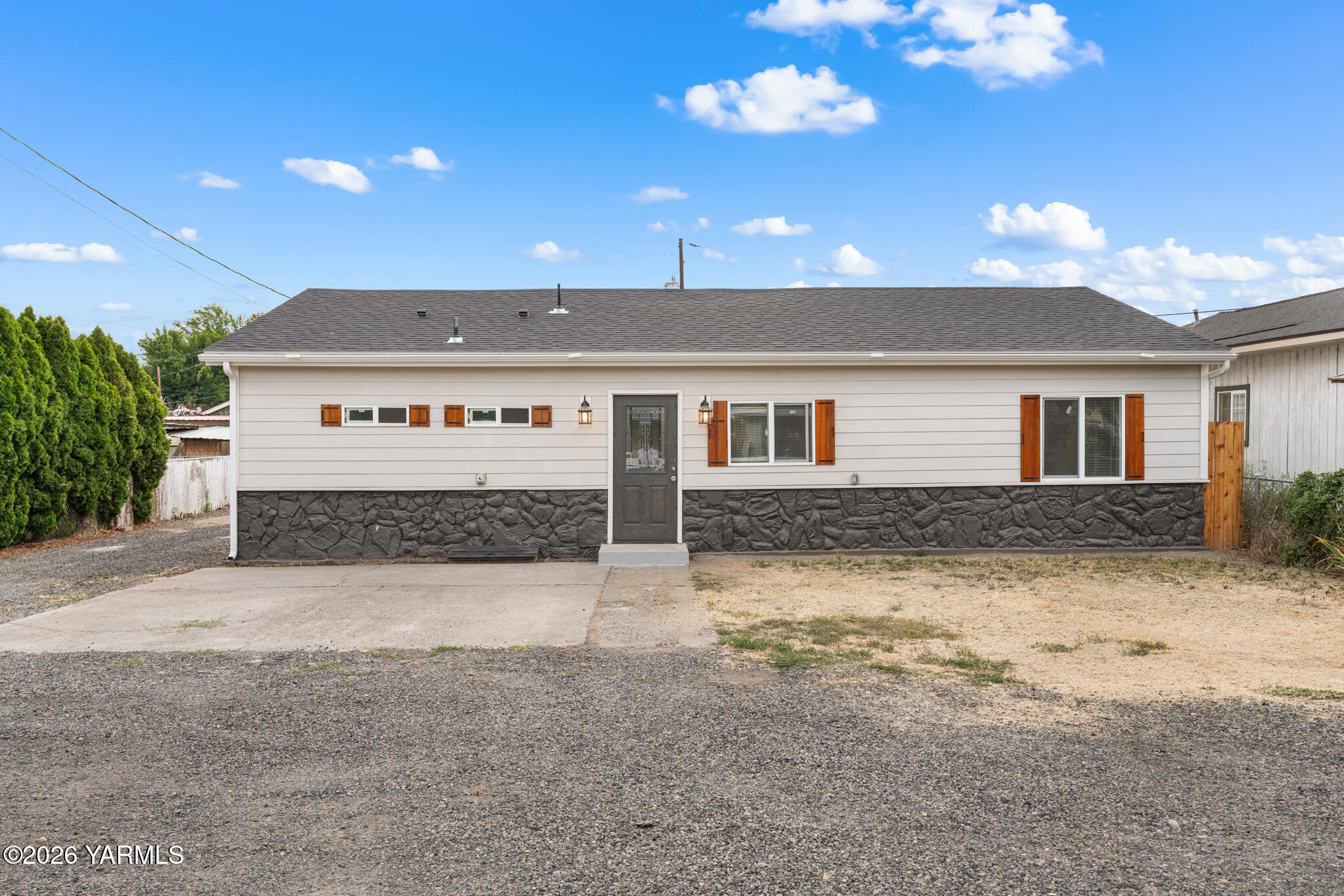 111 South H Street Toppenish, WA 98948 - Photo 1 of 31 DSM00084