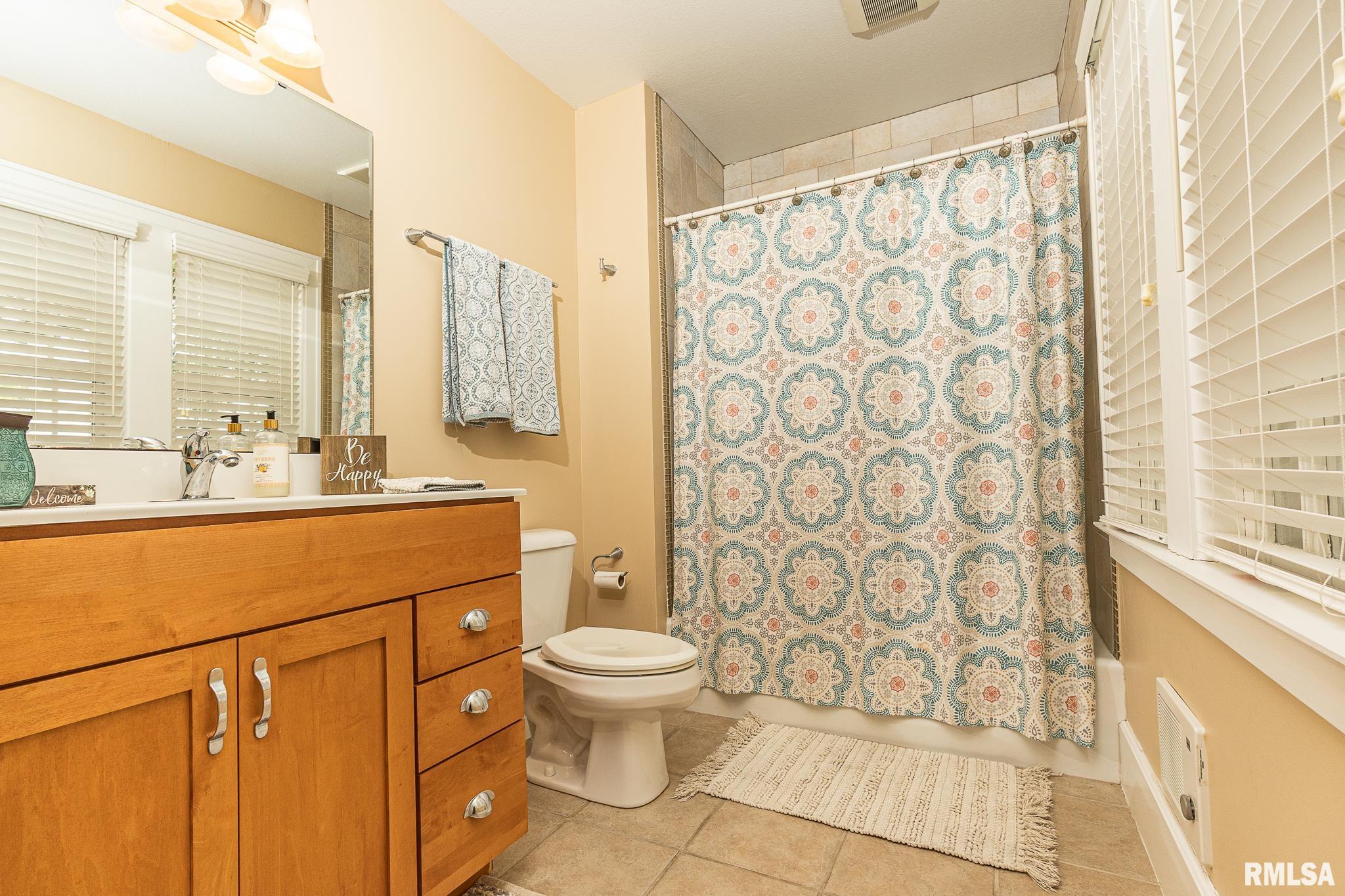 5724 North Prospect Road Peoria, IL 61614 - Photo 61 of 81 Gallery Image 61