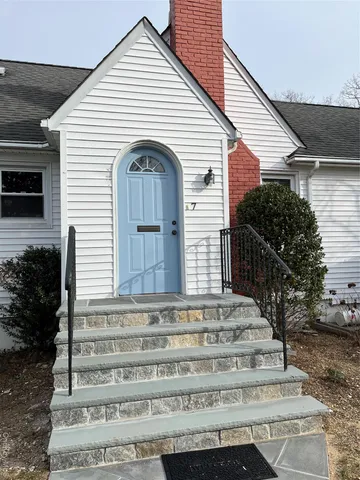 $4,400 | 7 Floyd Place, East Norwich, NY 11732