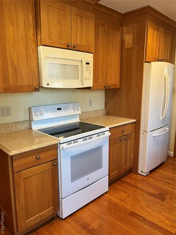 $4,400 | 7 Floyd Place, East Norwich, NY 11732