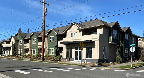 $2,700 | 502 1st Street, Unit 208, Snohomish, WA 98290