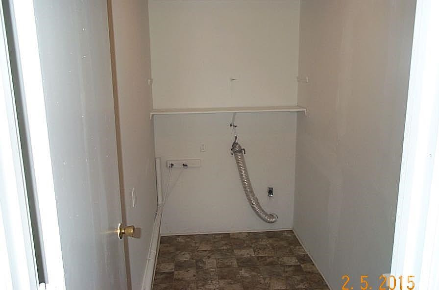 112 New King Road Smithfield, NC 27577 - Photo 12 of 17 Laundry room