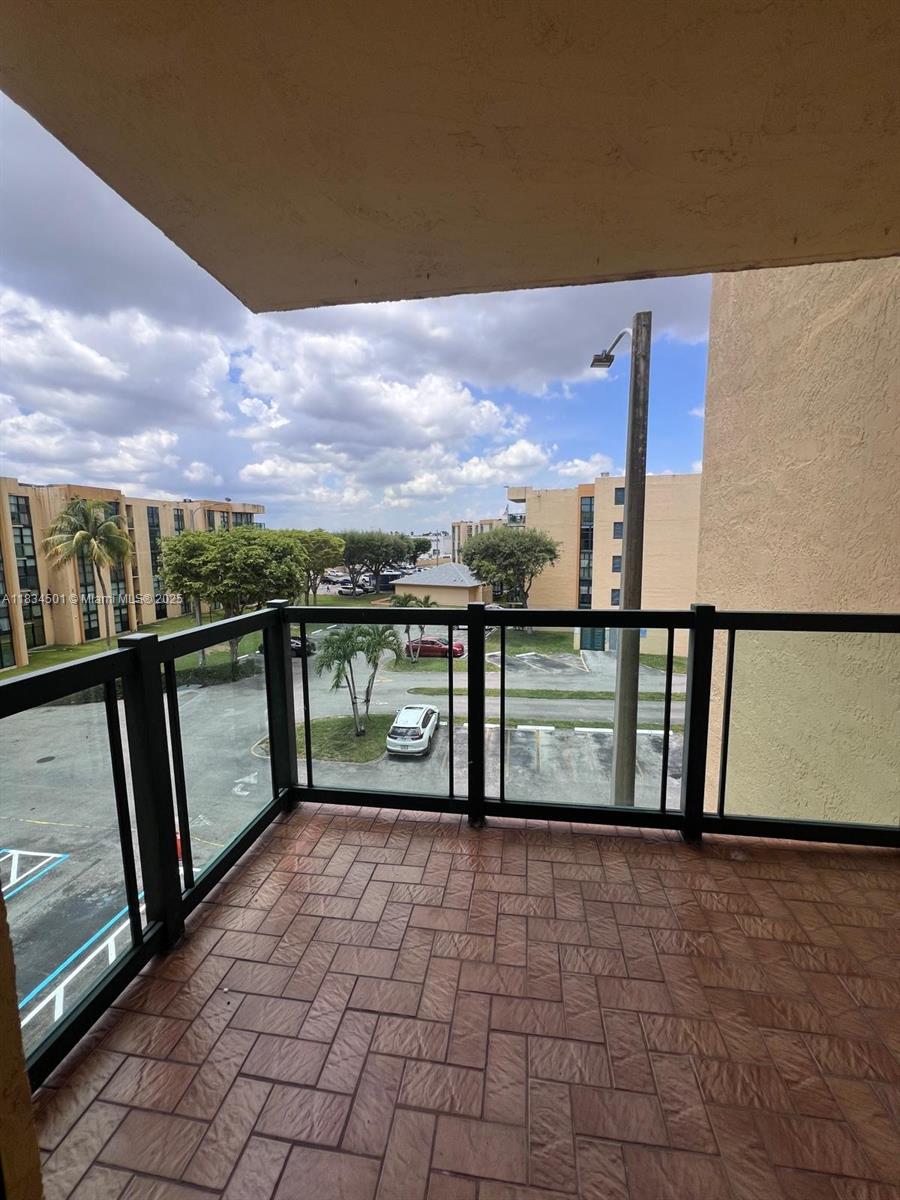 International Park Miami, FL 33175 - Photo 19 of 26 a view of city with the stairs