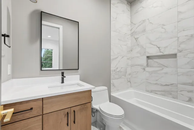 $12,000 | 3718 West End Avenue, Unit 6, Nashville, TN 37205