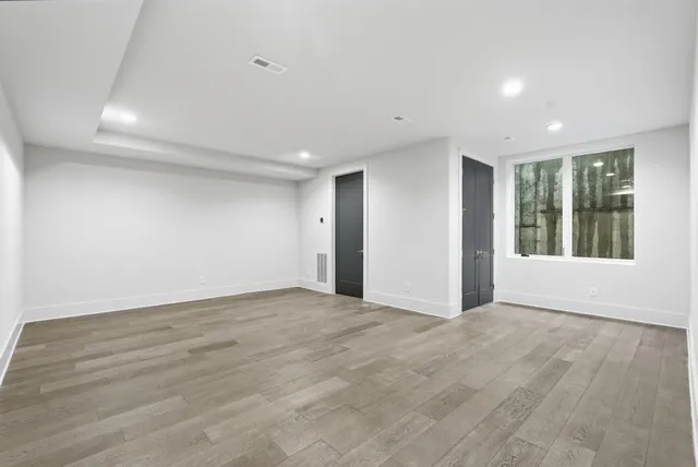 $12,000 | 3718 West End Avenue, Unit 6, Nashville, TN 37205