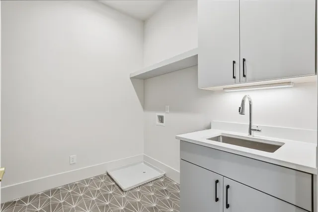 $12,000 | 3718 West End Avenue, Unit 6, Nashville, TN 37205