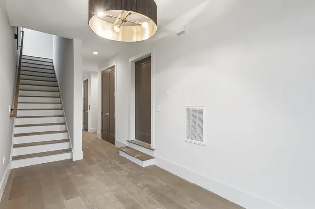 $12,000 | 3718 West End Avenue, Unit 6, Nashville, TN 37205