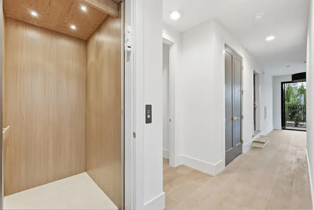 $12,000 | 3718 West End Avenue, Unit 6, Nashville, TN 37205