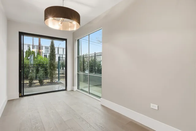 $12,000 | 3718 West End Avenue, Unit 6, Nashville, TN 37205