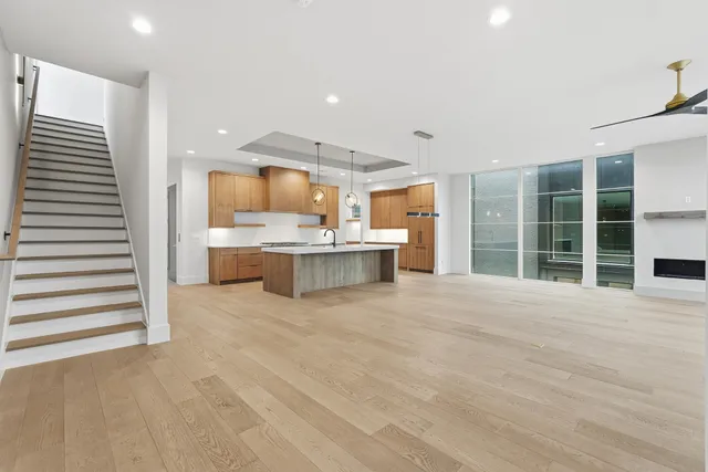 $12,000 | 3718 West End Avenue, Unit 6, Nashville, TN 37205