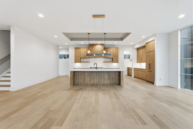 $12,000 | 3718 West End Avenue, Unit 6, Nashville, TN 37205