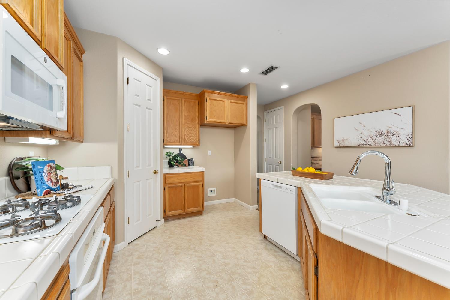 5013 Millner Way Elk Grove, CA 95757 - Photo 16 of 38