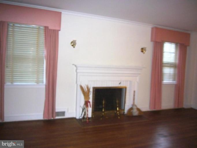 7828 16th Street Northwest Washington, DC 20012 - Photo 9 of 13 Living Room