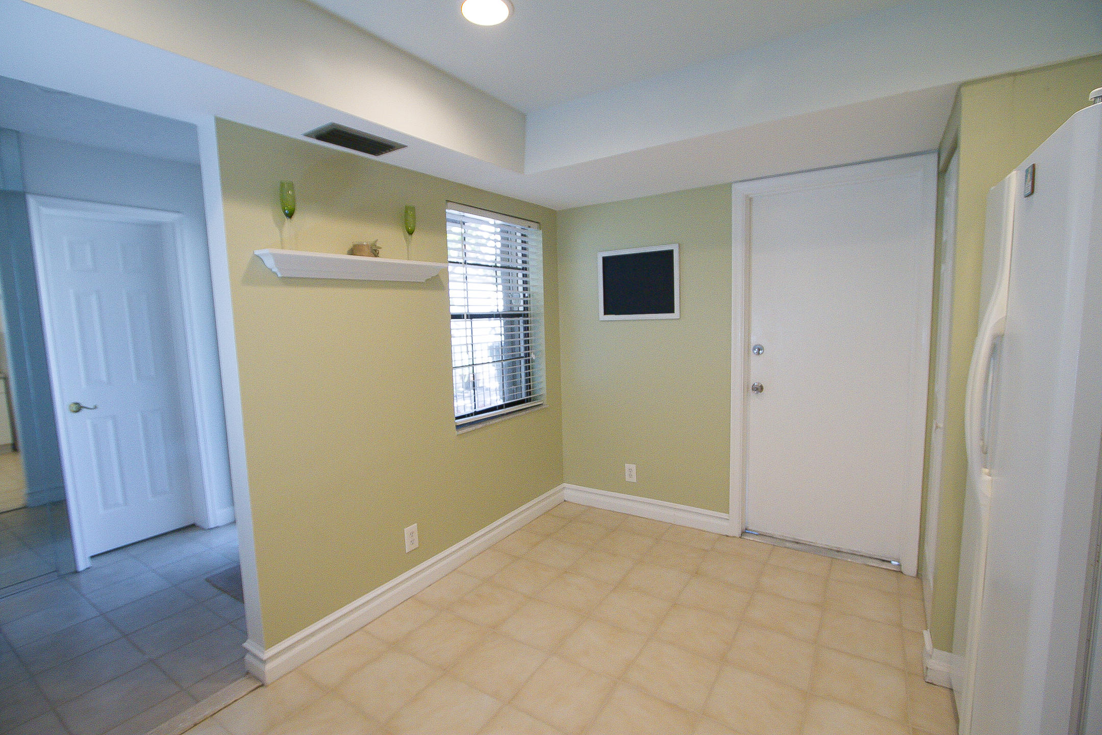 454 Ashwood Place Boca Raton, FL 33431 - Photo 10 of 30 a view of a storage & utility room in a kitchen