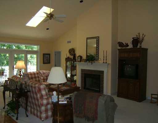 301 Ridge Road Valencia, PA 16059 - Photo 2 of 8 Living Room.