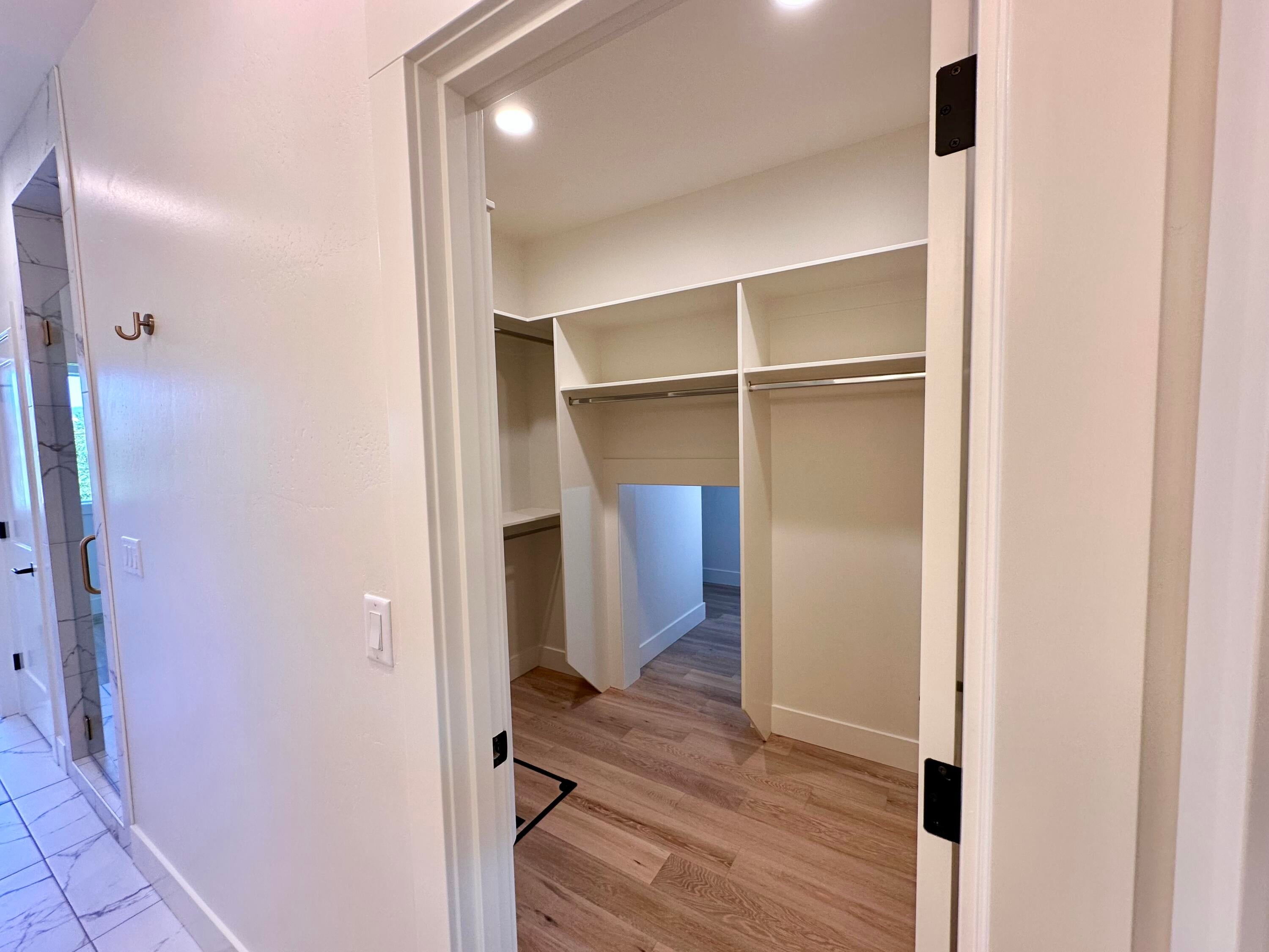 380 Randy Street Ashland, OR 97520 - Photo 21 of 43 Walk in Closet