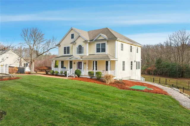 $779,900 | 100 Hanton Road, North Smithfield, RI 02896