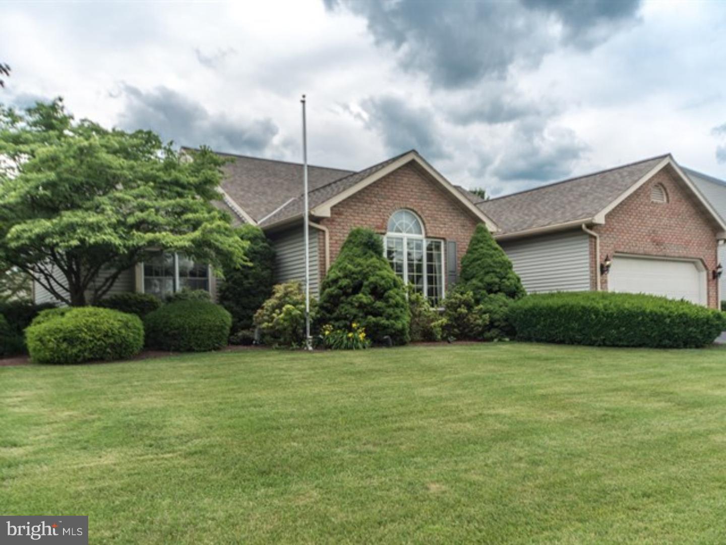 2937 Linda Lane Sinking Spring, PA 19608 - Photo 2 of 25 Gallery Image 2